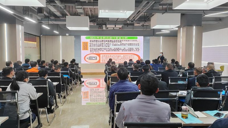 郑州叉车培训周末班，如何选择性价比高的课程？**