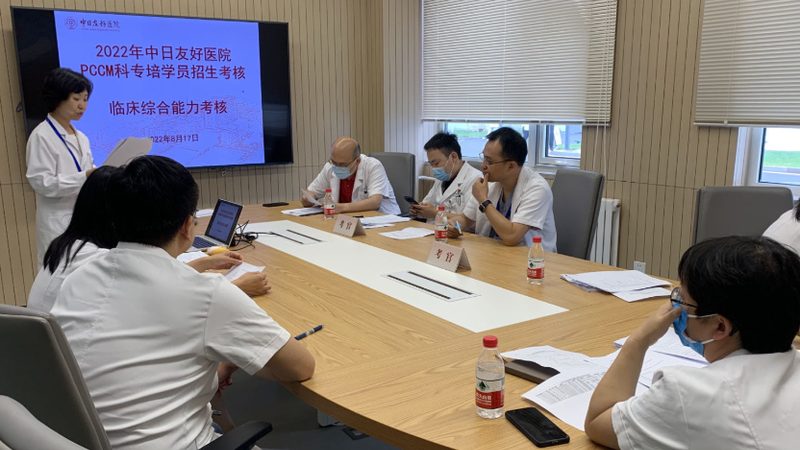 在电工培训中，理论课与实操课的时间分配应遵循以下原则：