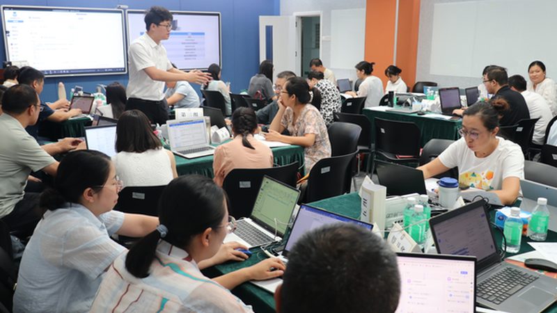 教材的编写质量直接影响到学习效果。选择教材时，可以参考以下标准：